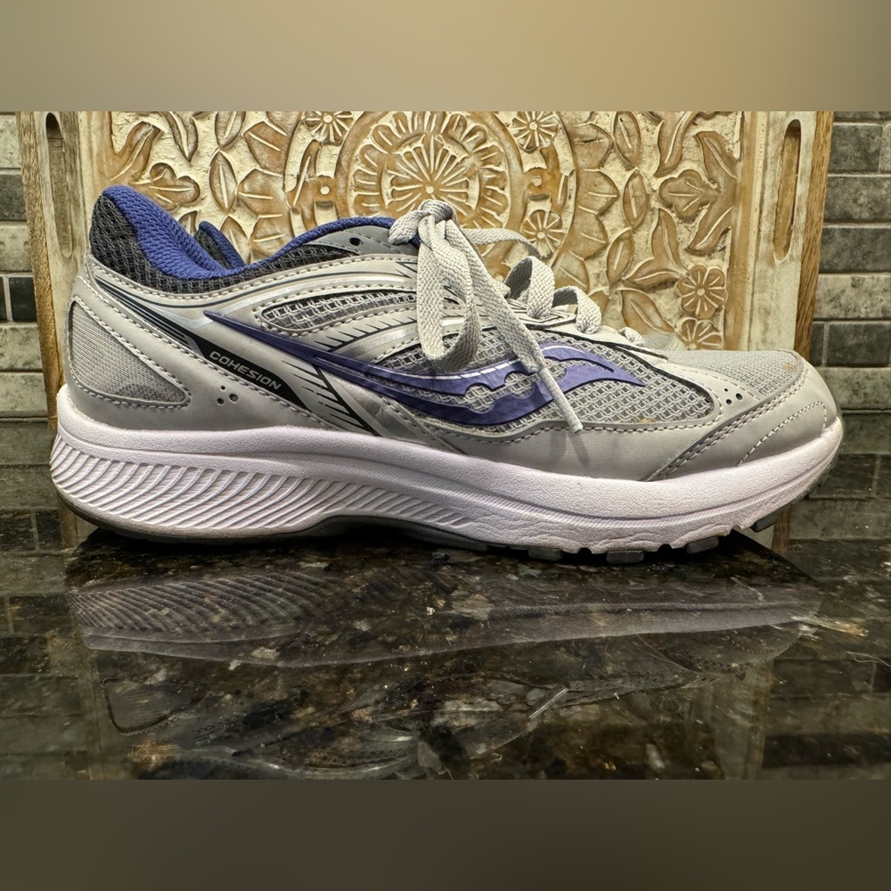 Size 7.5 Sacony Sneakers